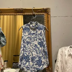 18 エイチアンドエム H&M ボタニカル ブラウス シャツ ノースリーブ　ボタニカル　ノースリーブ　透け感　シアー　可愛い　かわいい　ナチュラル　デート　花火大会　お呼ばれ