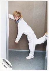 【中古】生写真(ジャニーズ) V6/森田剛/全身・衣装白・右手壁・右足上げ・左向き・エレベーター・ロゴ「J-FRIENDS」/公式生写真