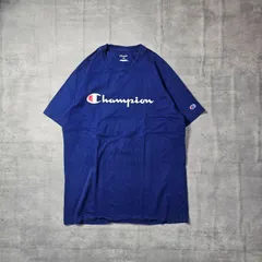 『 Champion / チャンピオン 』 ロゴTシャツ ( Lサイズ ) ブルー色 鮮やかなブルー色は、シンプルながらも存在感があり、さまざまなコーディネートにマッチ フロントにはブランドロゴがデザインされ、見た目にこだわった魅力的