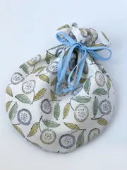 スッと開く！まぁるい巾着