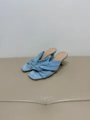 2025年最新】JACQUEMUS サンダルの人気アイテム - メルカリ