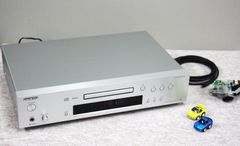 ONKYO VLSC/PRECISION CLOCK技術搭載CDプレーヤー C-7030