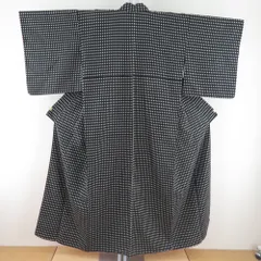 紬 着物 アンティーク 御召 ドット柄 黒色 袷 バチ衿 正絹 昭和レトロ 昔着物 身丈150cm