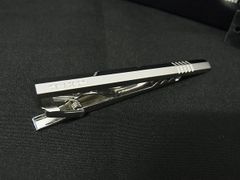 ■新品同様■ pierre cardin ピエールカルダン ネクタイピン タイクリップ アクセサリー ビジネス 紳士 メンズ  シルバー系 DH4719