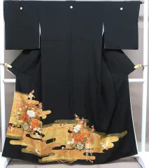 【一輝堂】【着物】黒留袖　五つ紋　比翼仕立て　金彩　花車文　身丈約162cm　裄丈約66.5cm　25z01-563