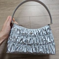 フォアフィル シャーリング シルバーバッグ 新品のサムネイル