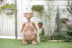 並行輸入品 『E.T.』プロップレプリカ：E.T.スタント パペット 高さ90cm NECA社製