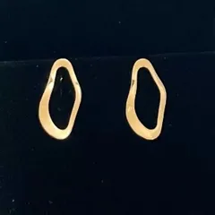 【新生活提案】【純銀製】韓国風 インスタ映えするシンプルな不規則デザインピアス 韓国トレンドのミニマルな不規則デザイン　ゴールドメッキ 　ホワイトバレンタインギフト