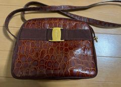 【即日発送】Salvatore Ferragamo ショルダーバッグ　本革
