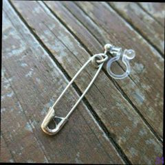 Trendy safety pin earring (single earring) - BTS BIGBANG Korean Fashion