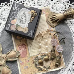 mini collage box set.A