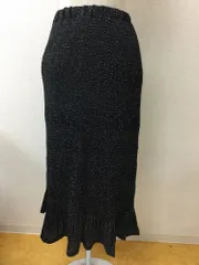 ナノユニバース　黒にベージュの小ドット柄スカート