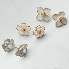 ピアス 3点セット ゴールド フラワーピアス かわいい 花 パール ゴールドピアス 小さめ アクセサリー パーティー お出かけ 旅行 ギフト おしゃれ【B385】