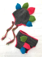 ●恐竜なりきり三つ編み付き！！●新品●未使用●ハンドメイド　ベビー　2点セット♪