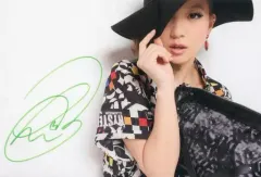 2025年最新】伊藤千晃 サインの人気アイテム - メルカリ