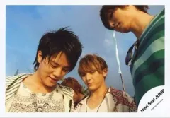 【中古】生写真(ジャニーズ) Hey! Say! JUMP/岡本圭人・山田涼介/横型・バストアップ・衣装白黒・目線下・背景空/公式生写真