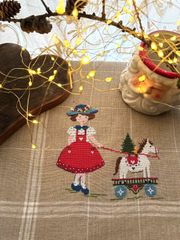🟩⬜🟥 ＊送料込＊イタリア のクロスステッチ チャート 図案 💟 LILLI  VIOLETTE  💟 リリ・ヴィオレット【 Holly & Polly 】💖ホリーとポリー🐴可愛い 輸入刺繍 リリーさん クリスマス リリーバイオレット 輸入図案