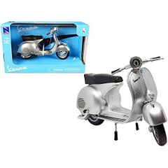 Vespa 1:6 ダイキャストモデル ホワイト - メルカリ