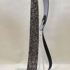 当店オリジナル 国内生産　ハンドメイド　ギターストラップ　グリッダー（輝石)ブラック＆シルバー 革:ブラック　ステッチ:白