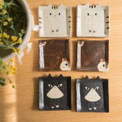 「新品6点セット」　日本製美濃焼手作り黒猫茶猫豆皿角型　箸置かわいい食器　ミニプレート 薬味皿 醤油皿　贈り物 ギフト お祝い プレゼント