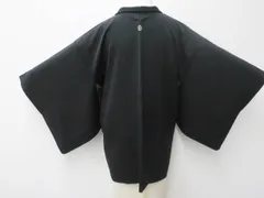 【一輝堂】【着物】黒羽織　一つ紋　芝草地紋　羽織り紐付き　身丈約77cm　裄丈約63.5cm　25z02-799