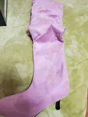 ピンクのロングブーツ