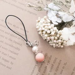 パールとビーズのストラップ