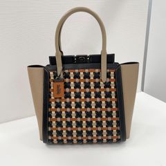 【ほぼ未使用】フェラガモ　ショルダーバッグ　BOXYZ　2WAY　ツイード ほぼ未使用】フェラガモ ショルダーバッグ BOXYZ 2WAY ツイード - メルカリ