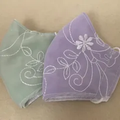 ハンドメイド　秋色　刺繍とお花の布マスク　2枚セット　大人用立体マスク