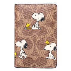 コーチ カードケース スヌーピー COACH ピーナッツ コラボ コーティングキャンバス レザー シグネチャー カードホルダー 二つ折り ID パスケース 定期入れ タンマルチ CBK50