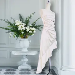 【新品★セール★現品限り】カラードレス★アイボリー 白 Ｍサイズ★ストール付き★ドレープ アシメトリー ★サテン ★ベアワンピース★ エレガント★ 上品★ セクシー★ パーティ★ 衣装★ 結婚式★ キャバドレス★フォーマル★ゴージャス