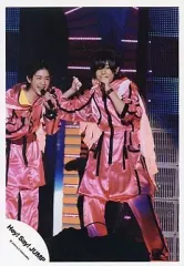 【中古】生写真(ジャニーズ) Hey! Say! JUMP/知念侑李・山田涼介/ライブフォト・全身・衣装ピンク/公式生写真