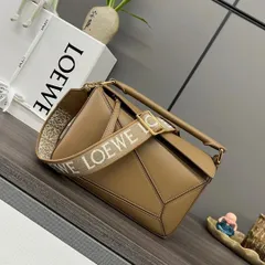 2024年最新】ロエベ loewe バッグチャームの人気アイテム - メルカリ