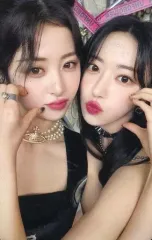 【中古】コレクションカード(女性) LE SSERAFIM/SAKURA(サクラ)・HUH YUNJIN(ホ・ユンジン)/CD「UNFORGIVEN(初回限定盤B)」(UPCH-89540)初回プレス封入特典ユニットセルフィーフォトカード