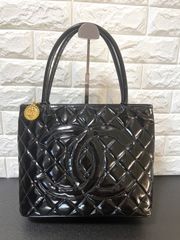シャネル CHANEL 復刻トート ハンドバッグ エナメル ココマーク パテントレザー ブラック A01804 レディース 【中古】