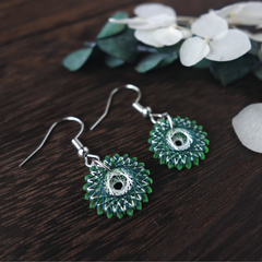 小さなグリーンフラワーピアス イヤリング / ピアス / ノンホールピアス