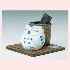 染絵　うたたねふくろう（備長炭付）　◎2個目～大幅値引き対象商品　※陶器,陶製,贈り物,ギフト,コレクション,オブジェ,日本,民芸品,工芸品,おみやげ,置物,飾り,個性的,焼き物,薬師窯,ディスプレイ,遊び心,セット,消臭,不苦労,梟,鳥,ユニーク