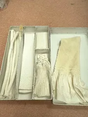貸衣装処分品 白色正絹 白　筥迫　抱え帯　　帯締め1本　　　懐剣6点セット