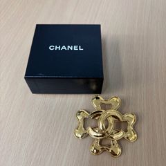 CHANEL クローバー カラーストーン ブローチ 6535 CHANEL クローバー カラーストーン ブローチ 6535 - メルカリ