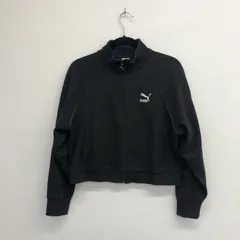 【PUMA】プーマ　黒系　レディースサイズのＭ　パーカー　ワンポイント　カジュアル　クロップド丈