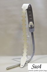 Sus4オリジナル　 ハンドメイド & 国内生産 本革ギターストラップ Genuine Leather Guitar Strap(フィッシュボーン) ホワイトシュリンク 飾有り