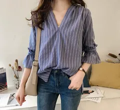ストライプ ブラウス ブルー Vネック 七分袖 リボン袖 シャツ きれいめ トップス レディース 体型カバー 着痩せ 春 夏 秋 通勤 オフィス カジュアル 大人可愛い コーデ 着回し 抜け感 [1091]