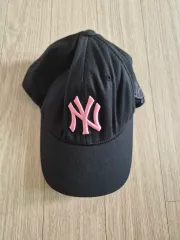 MLB MLB(エムエルビー) ニューヨークヤンキース ブラックピンク ボールキャップ 帽子
