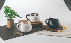 ふてぶてしい猫のマグ
