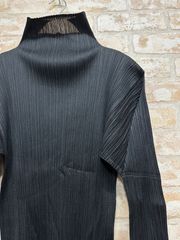 ISSEYMIYAKE イッセイミヤケ　プリーツ　ハイネック　トップス