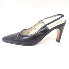 FERRAGAMO/SalvatoreFerragamo(サルバトーレフェラガモ) サンダル 4 C レディース - 黒 ガンチーニ/アウトソール張替済 レザー