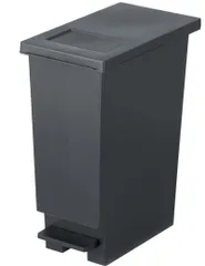 ペダル式 プッシュタイプ 蓋を開けずにごみを捨てられる チャコールブラック 20リットル ふた付き ゴミ箱 スウィッシュ 幅20×奥行35.5×高さ45cm トンボ 日本製 新輝合成