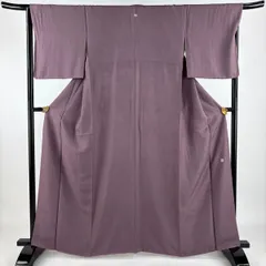 色無地 身丈163cm 裄丈64.5cm M 袷 百貫 落款 地紋 紫 正絹 秀品 一つ紋 【中古】