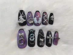 地雷系ネイル 地雷 クロムハーツ風ネイル ピアス風ネイル 紫 黒 マグネットネイル ネイルチップ ヴィヴィアン風