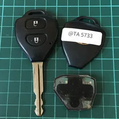 トヨタ　純正　キーレス　リモコン　ハイエース　ヴォクシー　2個　基板52310 トヨタ（ハイエース等）・2ボタン・キーレスリモコン・純正品